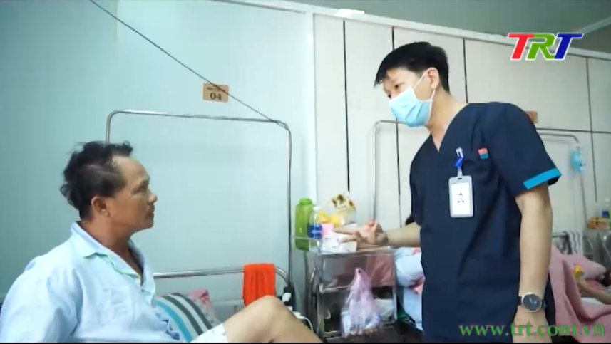 Kỹ thuật mới trong điều trị vỡ xương gót chân tại Bệnh viện Trường Đại học Y Dược Huế